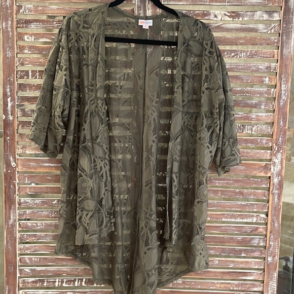 New Lularoe Lindsay size small olive/ army green lace cover up duster